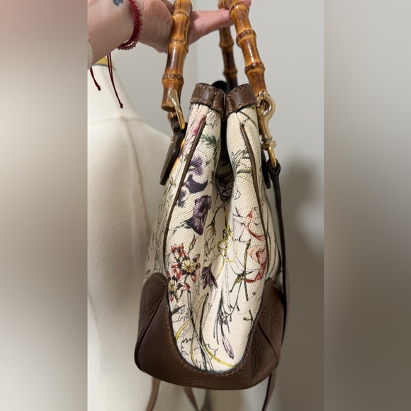 Gucci Flora Canvas Bamboo Shopper Tote 2-Way Crossbody - Picture 4 of 11